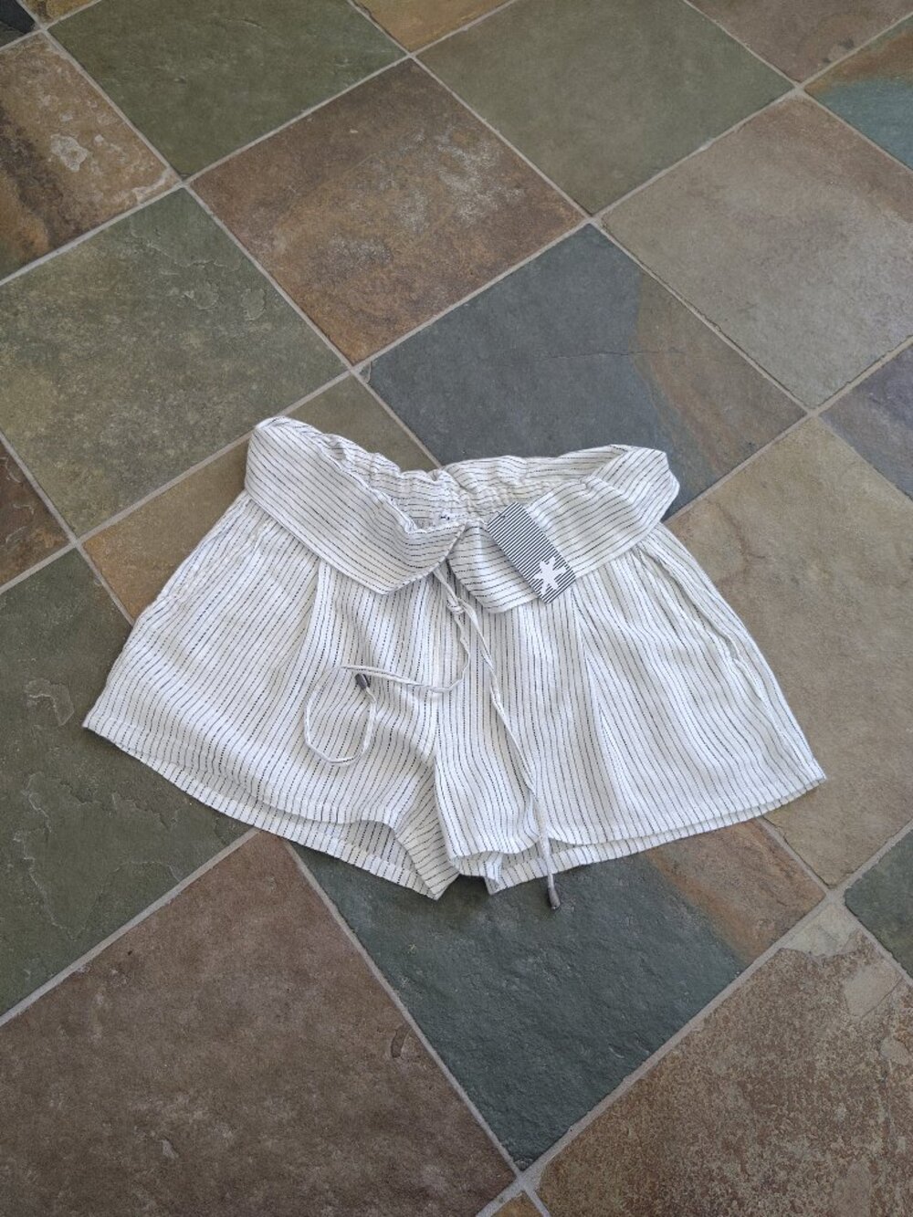 New Splendid White Black Short